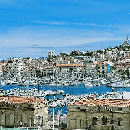 Building La Canebiere ,vieux Port
