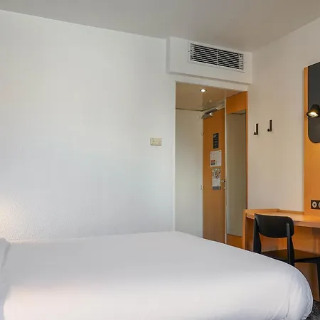 Centre Vieux Port Hotel