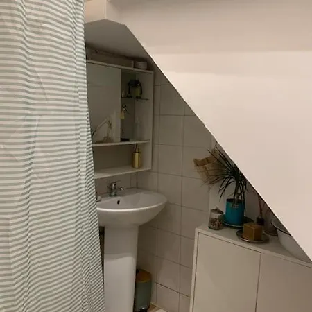 Apartment Jolie Studette Avec Patio Style Cabanon