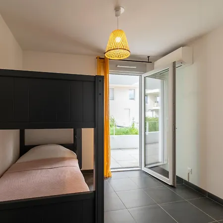 70 M2 Climatise Avec Balcon Et Parking * Marseille