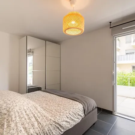 Apartment 70 M2 Climatise Avec Balcon Et Parking
