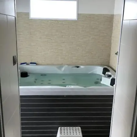 Loft 100 M2 4 Eme Avec Jacuzzi Apartment *