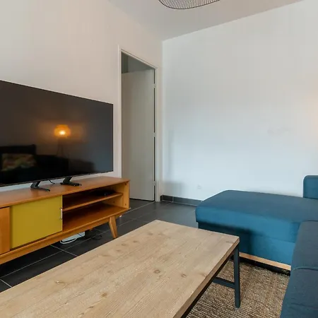 70 M2 Climatise Avec Balcon Et Parking Apartment *
