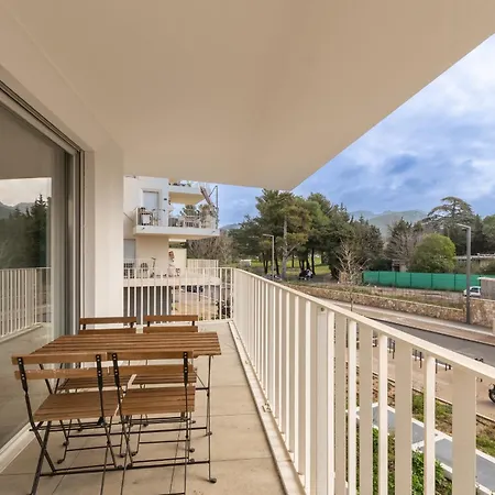 70 M2 Climatise Avec Balcon Et Parking * Marseille