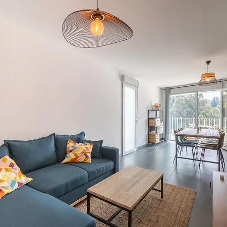 Apartment 70 M2 Climatise Avec Balcon Et Parking