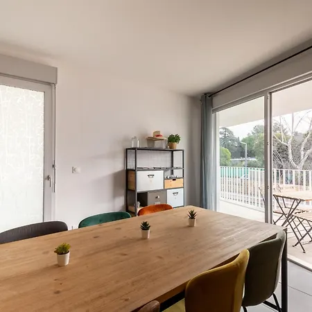 70 M2 Climatise Avec Balcon Et Parking Apartment