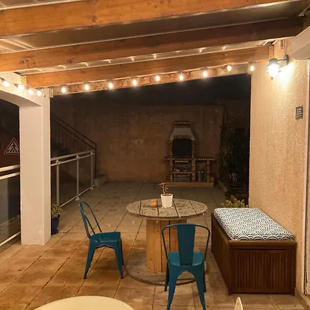 Holiday home Independant Avec Piscine Et Terrasse Marseille