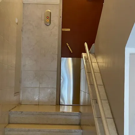 Grand Pour 6 Personnes Prado Parking Apartment *