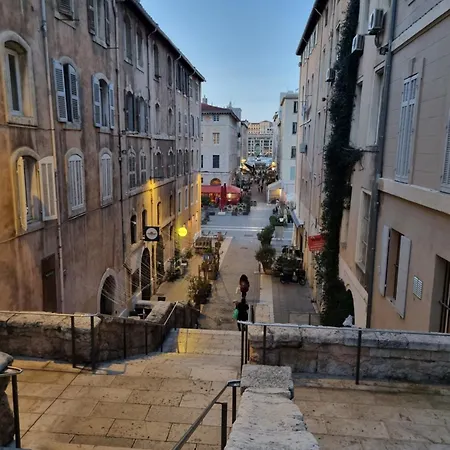 T3 72m2 Renove Vieux Port Marseille