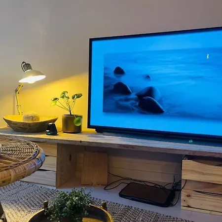 C'est La Vie… A Apartment *