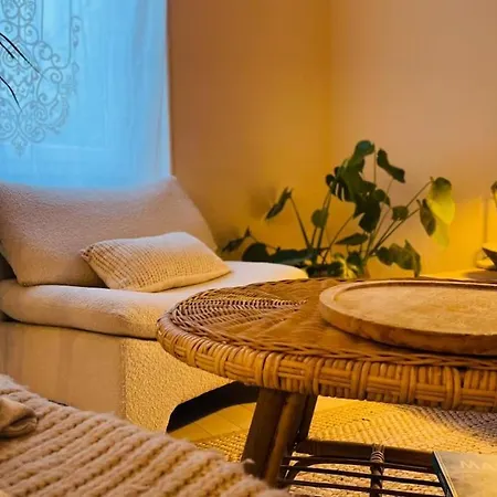 C'est La Vie… A Appartement