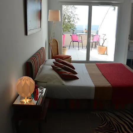 Bleu Calanques 3*