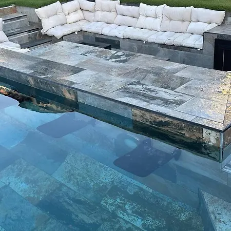 Fabuleuse -7 -14 Pers Avec Grande Piscine 2 Jacuzzis Villa Marseille