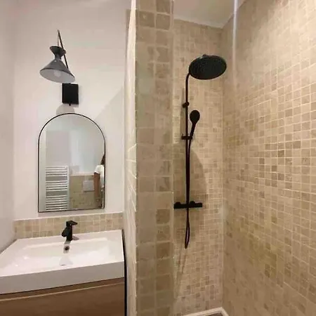 Design Flat On The Old Port-marseille