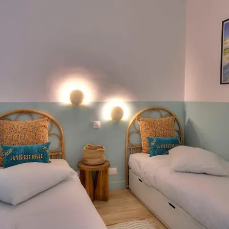 Design Flat On The Old Port-marseille Marseille