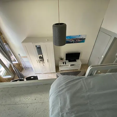 Apartment Centre Avec Climatisation Et Balcon