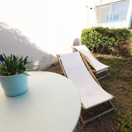 Maison De Roucas Blanc