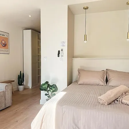 Apartment - Avec Balcon & Climatisation - Les Freres De La Loc' Marseille