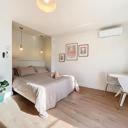 Apartment - Avec Balcon & Climatisation - Les Freres De La Loc'
