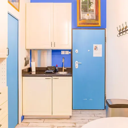 Travel 24m2, 120m Vieux-port ,clim , Wifi ,acces Autonome Avec Code Apartment *