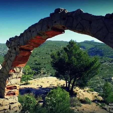 Magnifique Haut De Les Camoins