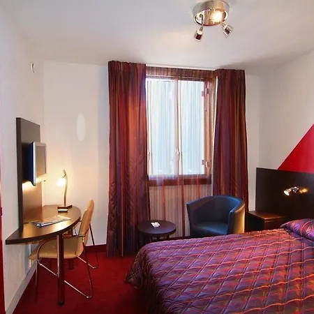 Kyriad Centre Paradis-prefecture 3* Marseille