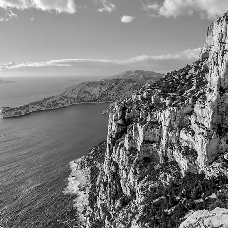Calanques Pres Du Vieux Port * Marseille