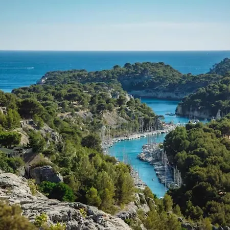 Calanques Pres Du Vieux Port * Marseille