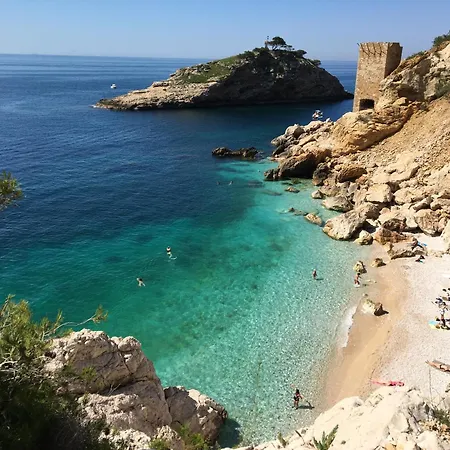 Calanques Pres Du Vieux Port Marseille