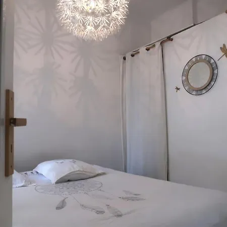 Cosy Catalan, A 50m De La