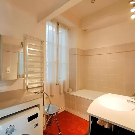 Le Toit De La Rue Sainte Apartment