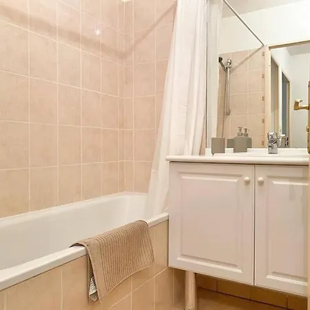 Havre De Paix La Joliette : Urban Modern Cosy Chic Apartment Marseille