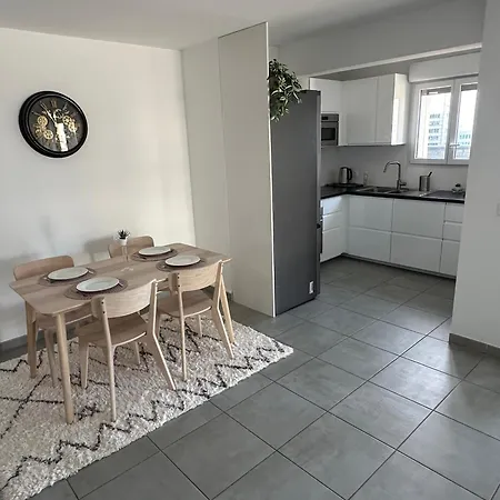 Apparemment Lumineux Apartment