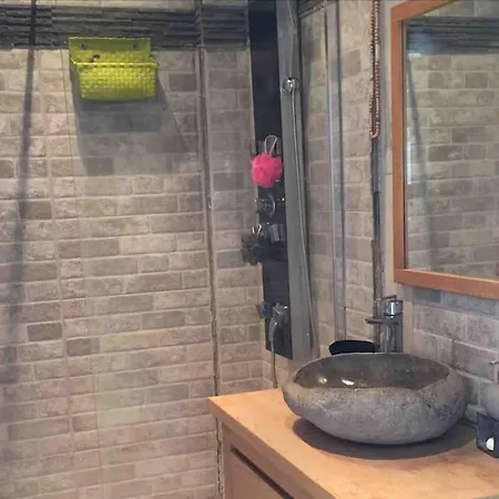 T2 Roof Top Full Center Parking Prive Apartment