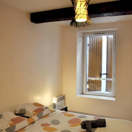 Apartment Cozy 1-Bedroom Apartment Near Vieux-Port *