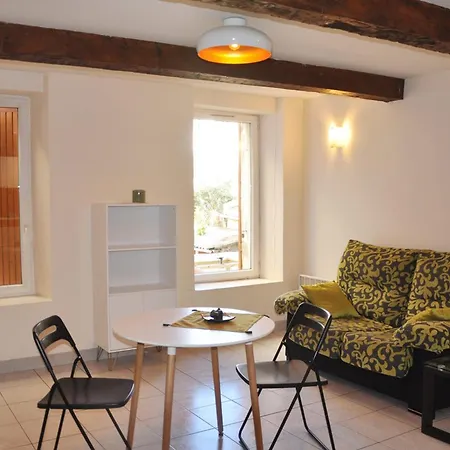Apartment Cozy 1-Bedroom Apartment Near Vieux-Port *