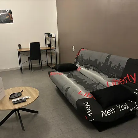 Grand Gare St Charles 3 Pieces Apartment