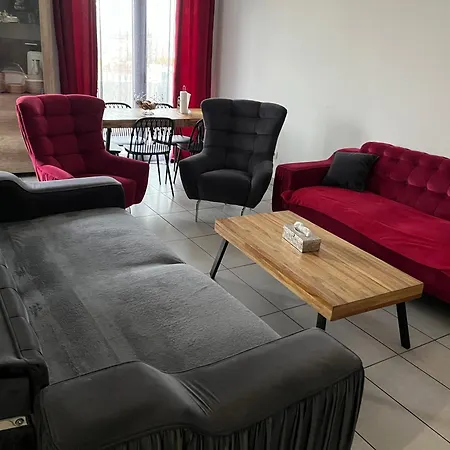 Apartment Joliette , 4 Chambres, Wifi *