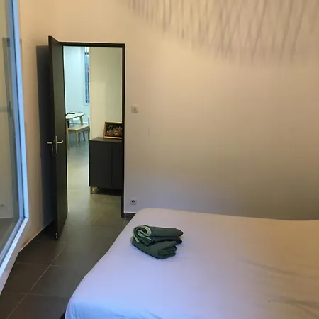 Flc-panier- Old Port 500m - T3- 2 Bedrooms -maxi 6 Guests Marseille