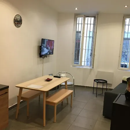 Flc-panier- Old Port 500m - T3- 2 Bedrooms -maxi 6 Guests * Marseille