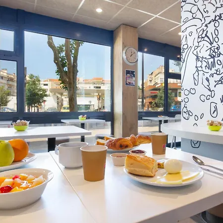 Ibis Budget Timone 2*