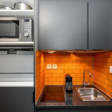 Staycity Centre Vieux Port Aparthotel 3*