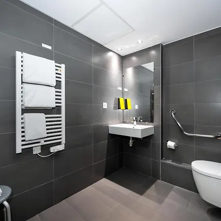 Staycity Centre Vieux Port 3*