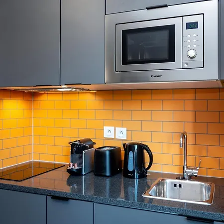 Staycity Centre Vieux Port Aparthotel 3*