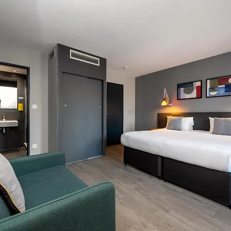 Staycity Centre Vieux Port Aparthotel