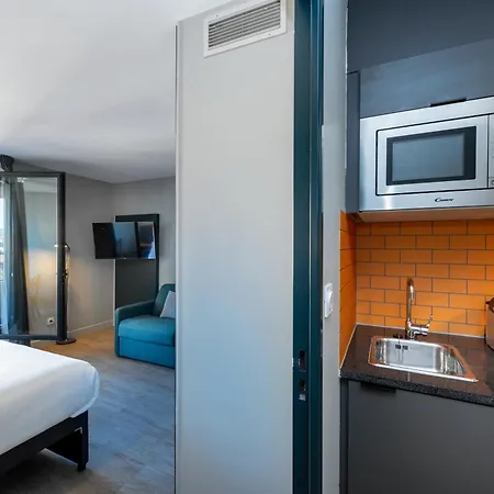 Staycity Centre Vieux Port 3*