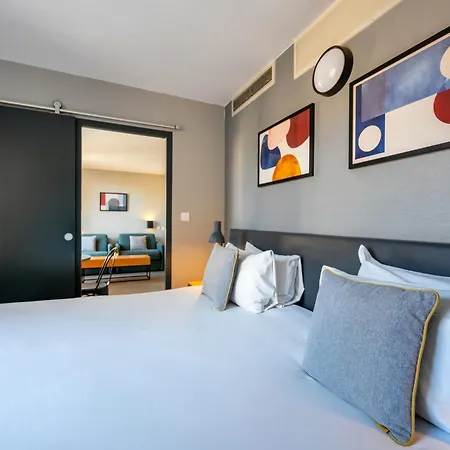 Staycity Centre Vieux Port 3*