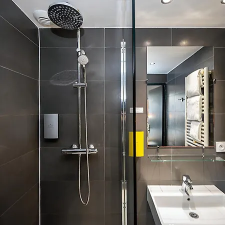 Staycity Centre Vieux Port 3*