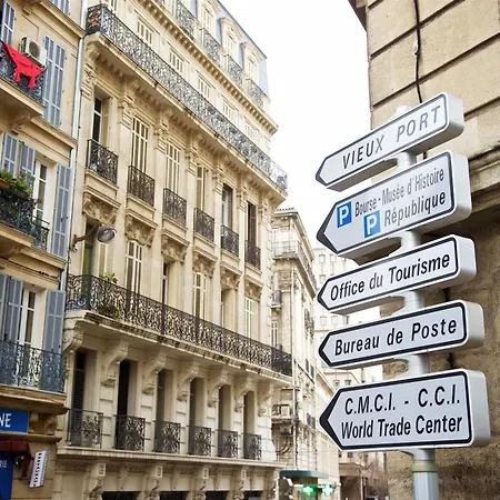 Staycity Centre Vieux Port Aparthotel 3*