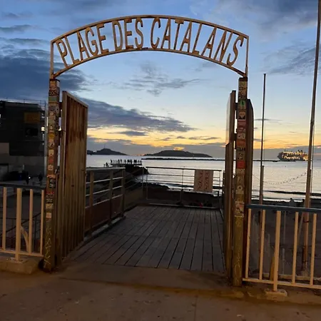 T2 Vue Catalans - Netflix - Velodrome Marseille